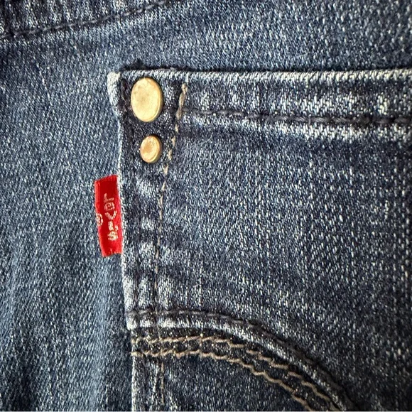 Levi’s 515 Mid-Rise Medium Wash Denim Jean Shorts Size 4 Classic Perfect Fit EUC - Picture 13 of 16
